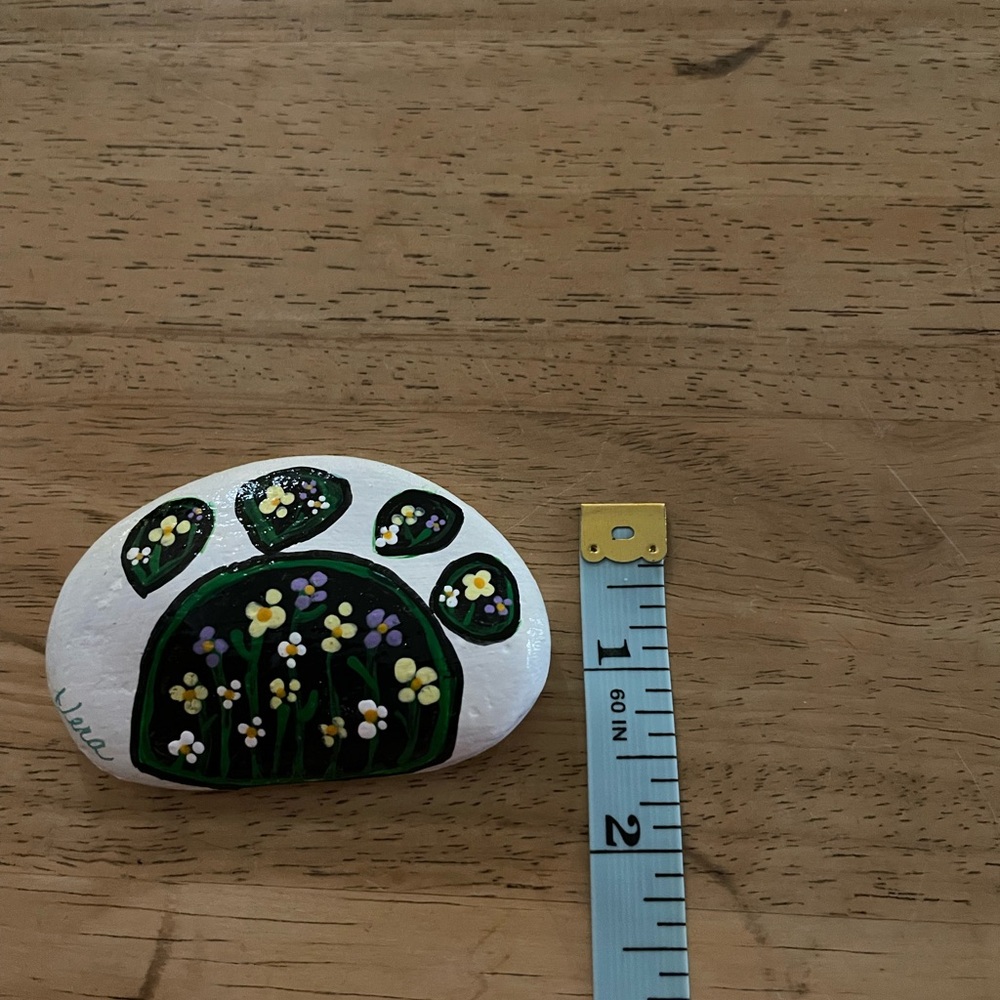 Hand crafted painted floral paw rock white background stone 3x1.5 inch approx - Picture 10 of 13